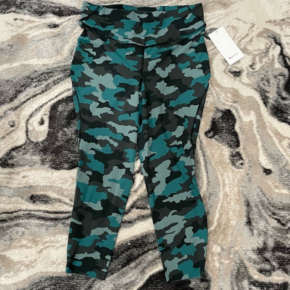 Base Pace HR Tight 25” Lululemon Leggings Women Sizing US Size 16 - Picture 1 of 7